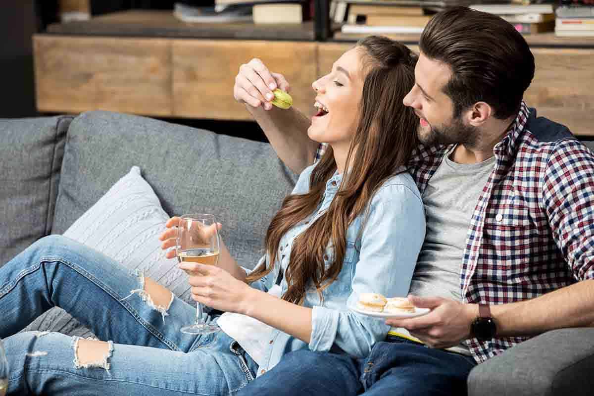 couple eating
