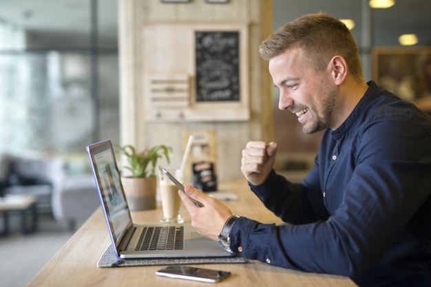 Man in the home office Free Photo