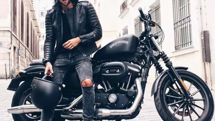 What to wear on motorcycle date