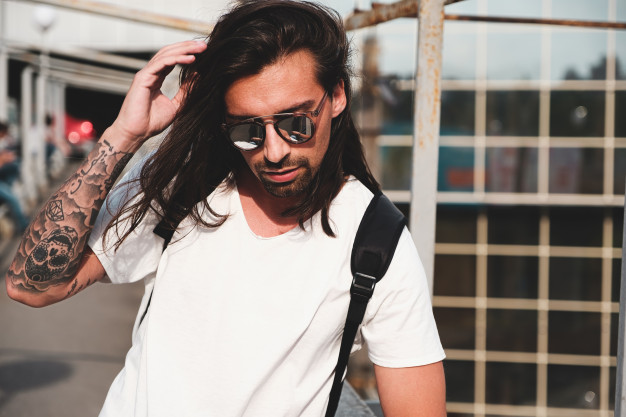attractive-bearded-man-portrait-with-sunglasses