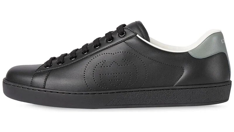 black sneakers for men