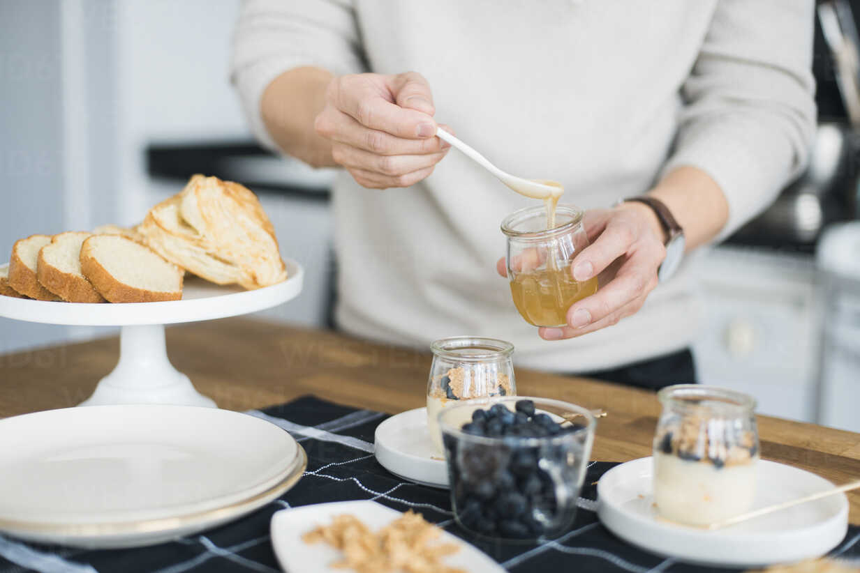 healthy lifestyle; men preparing breakfast
