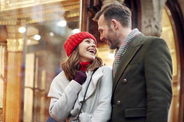 Romantic moment during big winter shopping 