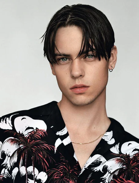 curtain hairstyle for men