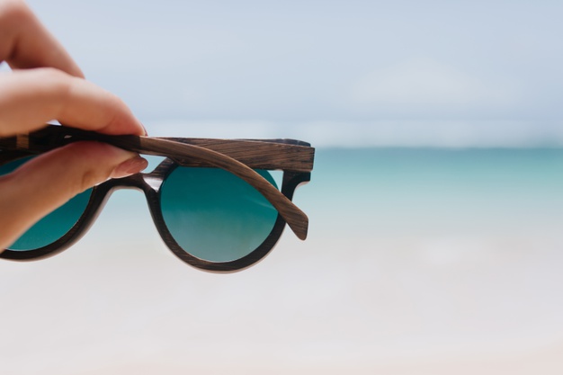 fashion tips for men who wear sunglasses