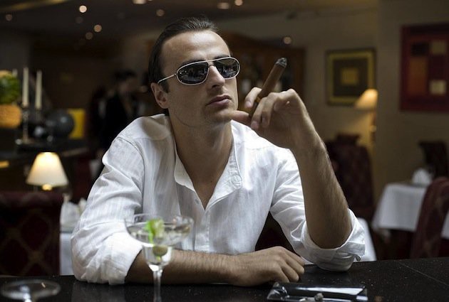 Dimitar Berbatov smoking