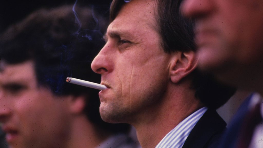 Johan Cruyff smoking