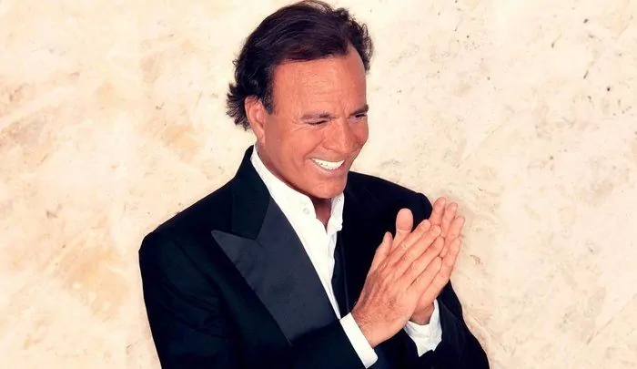 the richest singer in the world