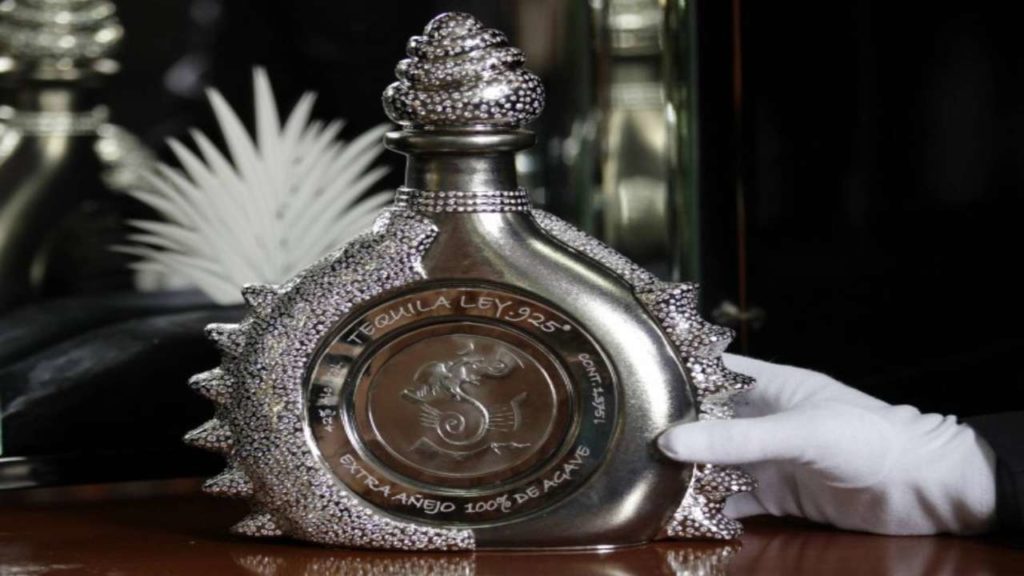 Pasion Azteca, Platinum Liquor Bottle