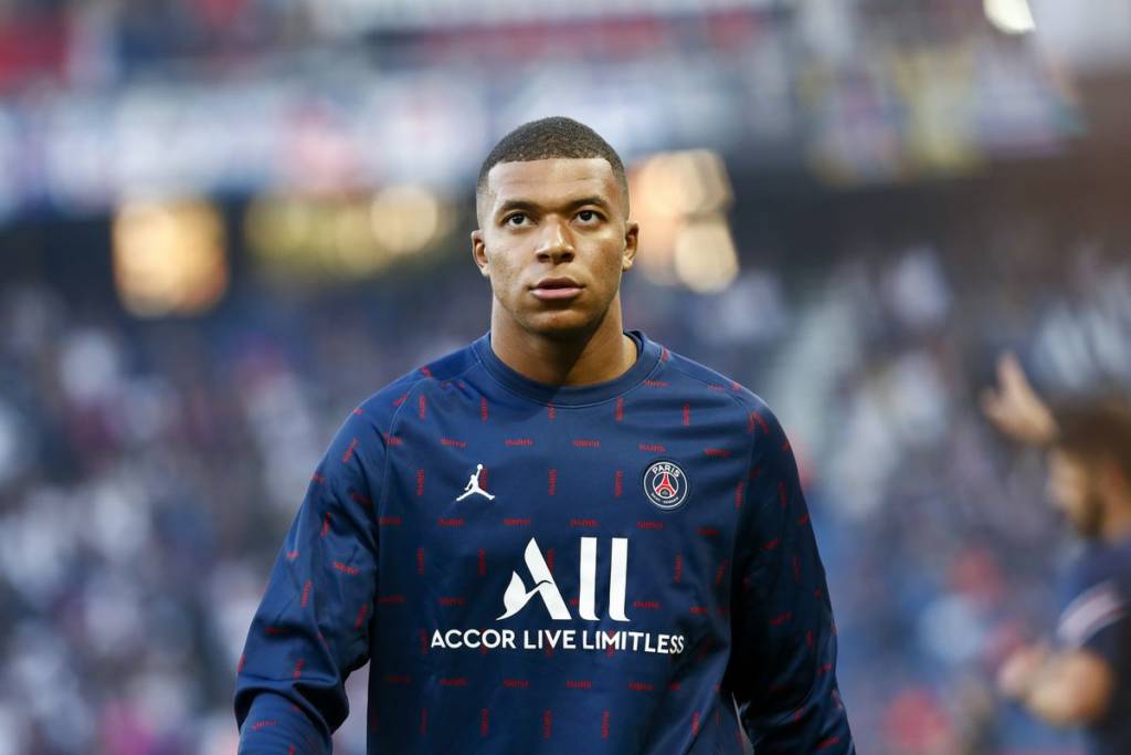 arsene-wenger-says-kylian-mbappe-is-next-in-line-to-replace-messi-and-ronaldo