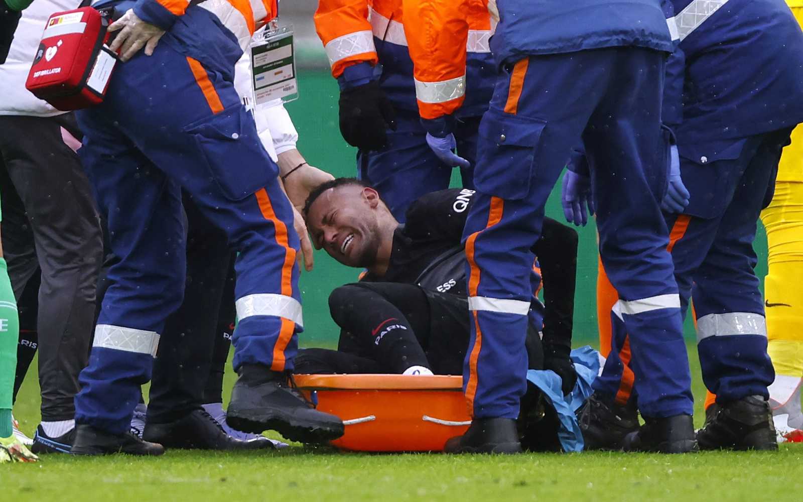  PSG star Neymar ruled out for up to 8 weeks with ankle injury