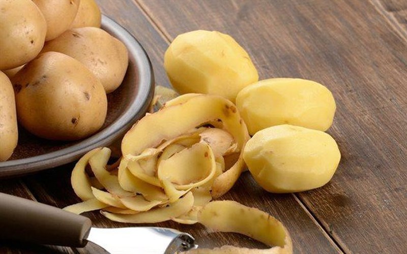 Potatoes to cure dark circles: 