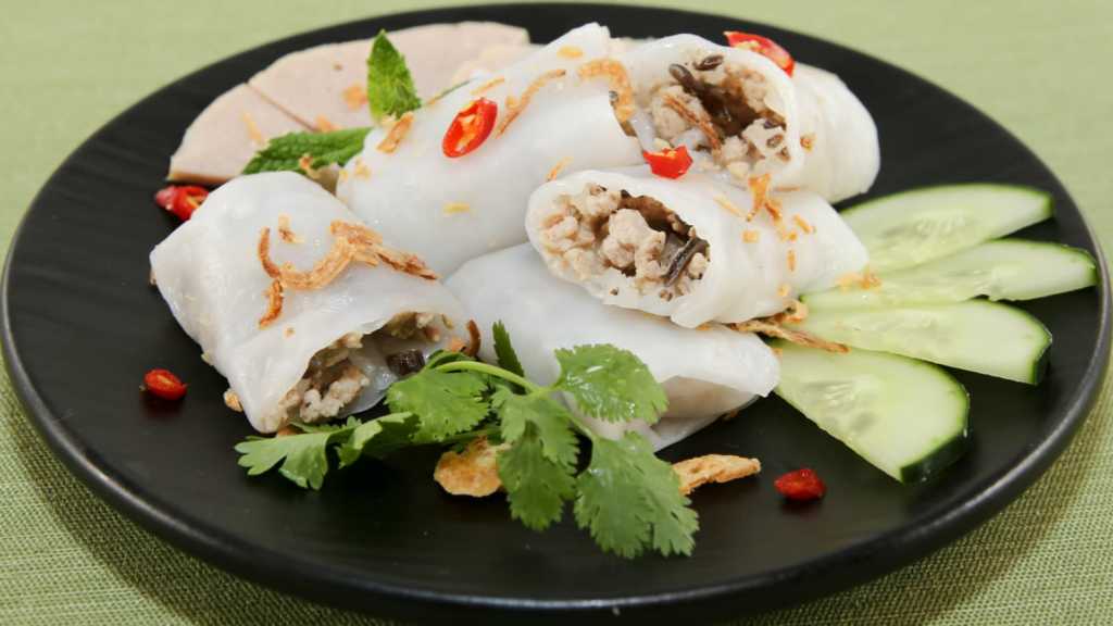 Banh Cuon-steamed rice roll