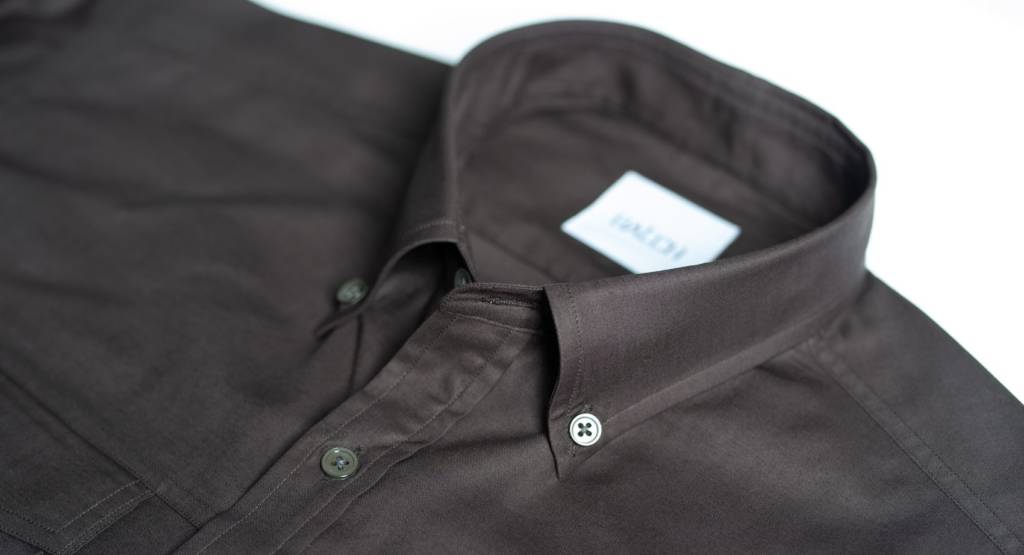 Button-Down-Collar-Shirt-Close-up-Banner