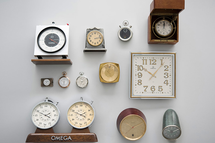 Luxury Wall Clocks To Upgrade Your Home or Office