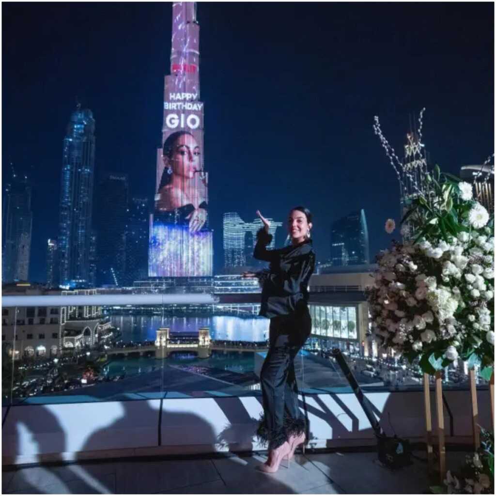 Rodriguez looked ecstatic as she enjoyed her 28th birthday