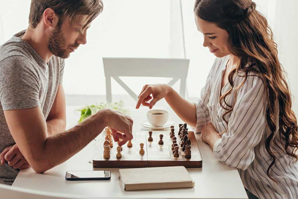 ပျော်ရွှင် သမီးရည်းစား ဘဝ လိုအပ်ချက်