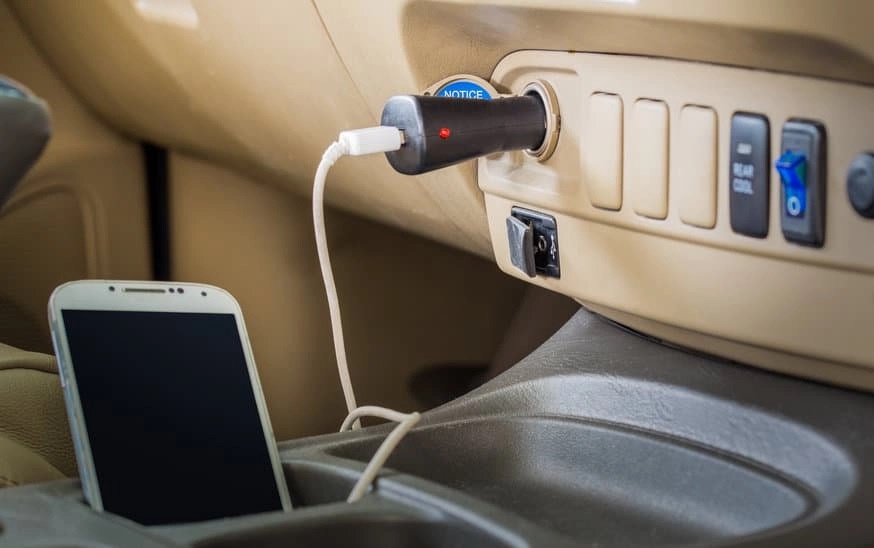 why-you-should-stop-charging-your-phone-in-your-car