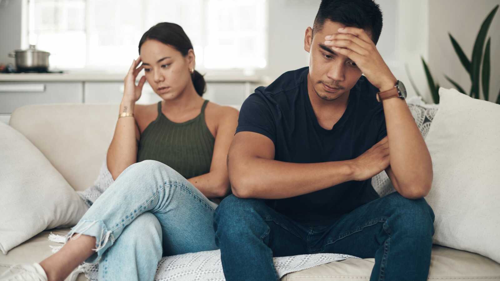 ကွီး ချစ်သူကောင်မလေး ထိန်းချုပ်