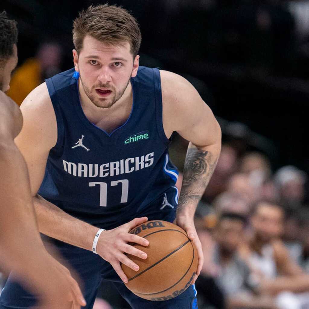 အသက် ၂၀ ၂၇ အားကစားသမား 