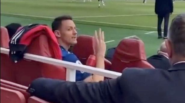 Matic Showed three fingers towards Arsenal Fans