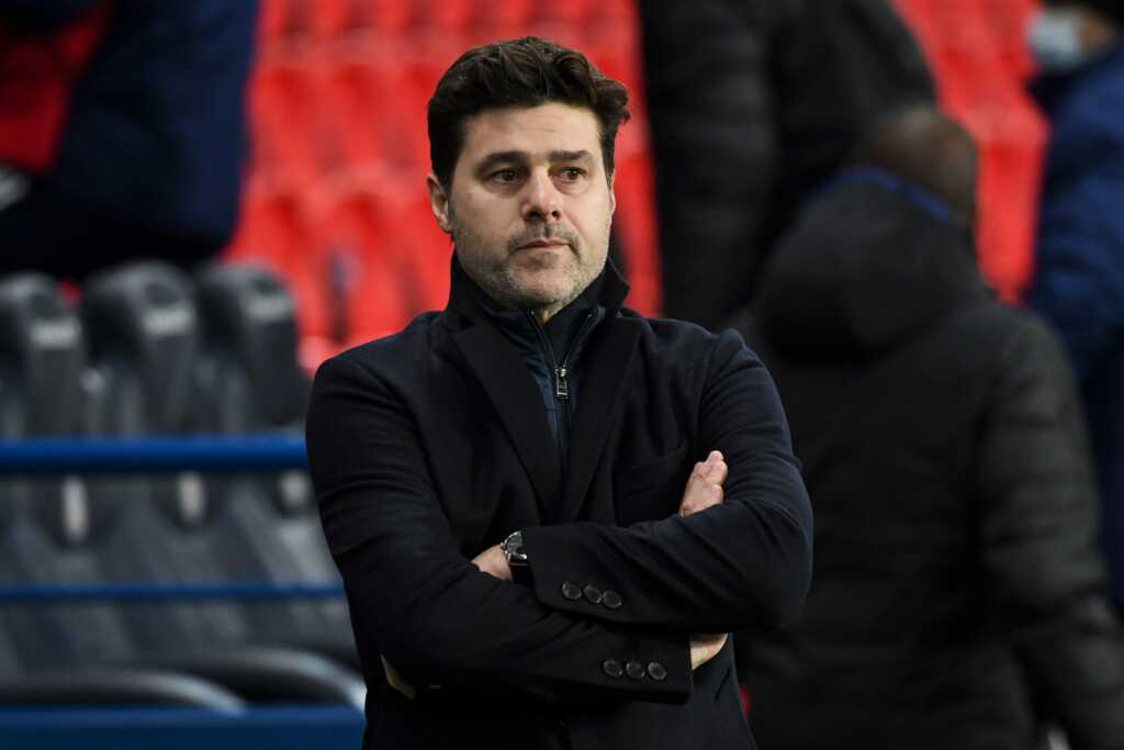 Mauricio Pochettino looks on ahead of the French L1 football match between Paris Saint-Germain and Stade Brestois 29