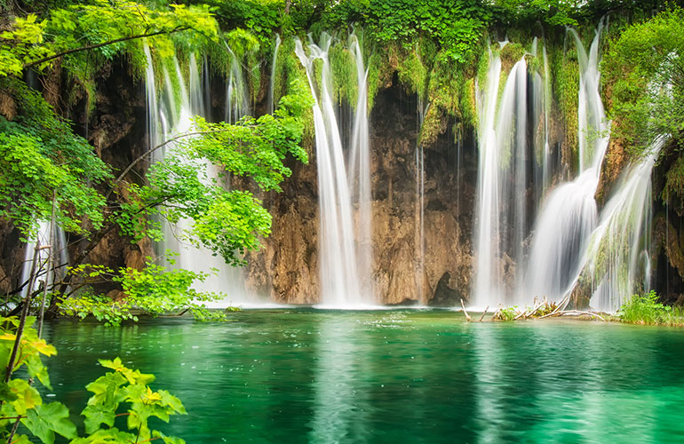 04-Plitvice-Lakes-National-Park