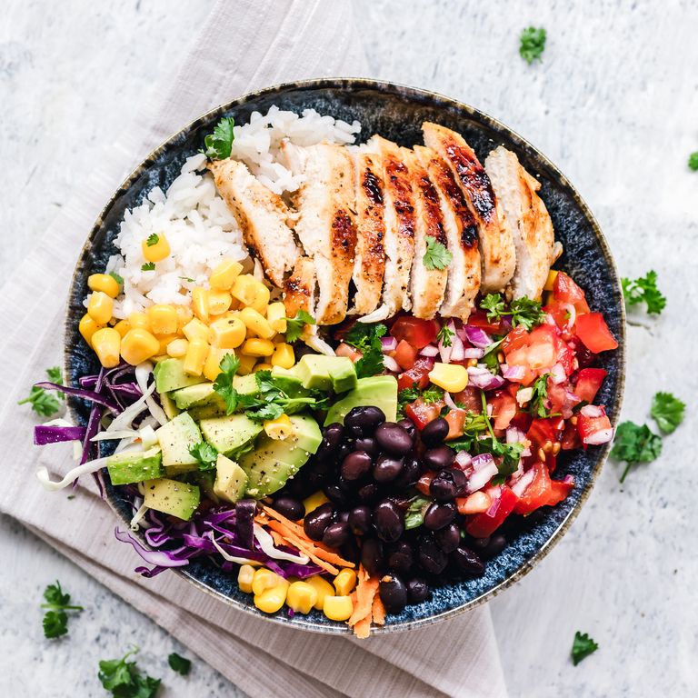 grilled-chicken-and-rice-salad-bowl
