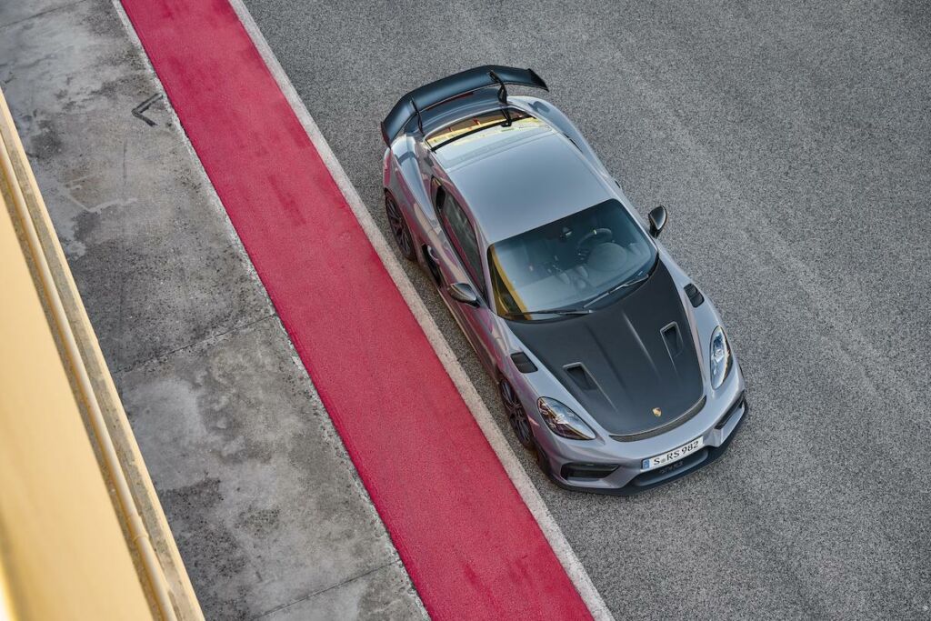 ဥတုသုံးပါး ဇိမ်ခံကား