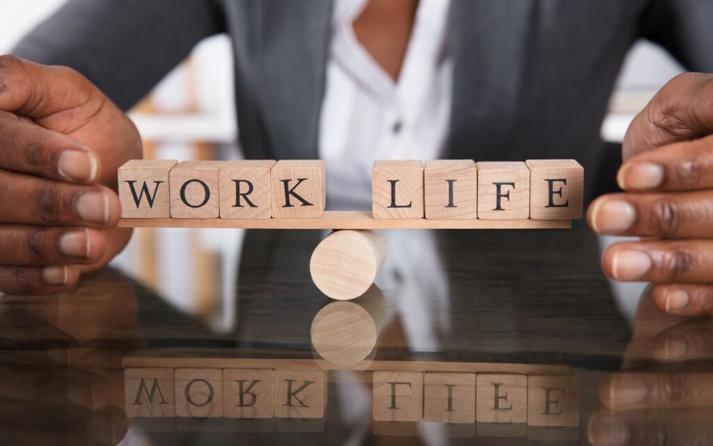 ပျော်ရွှင်စရာကောင်းတဲ့ ဘဝကို