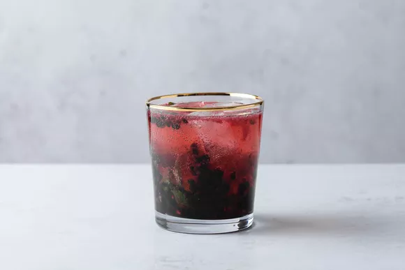 ကွီး ဘလက်ဘယ်ရီ ကော့တေး