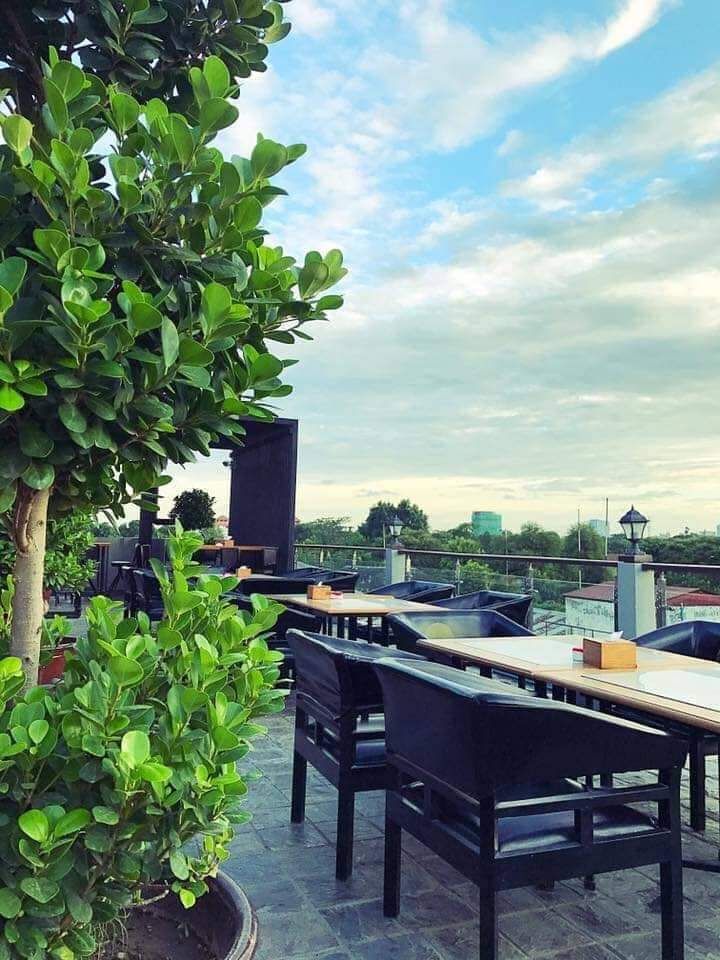 မန္တလာမြေမှ Rooftop Bars