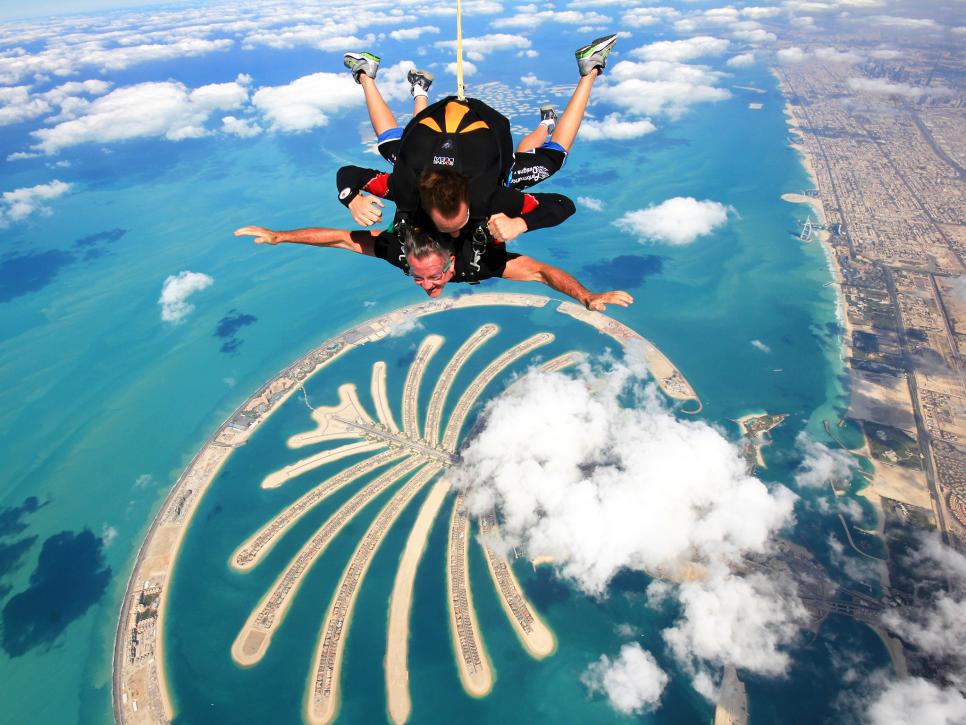 Skydiving ကွီးတို့