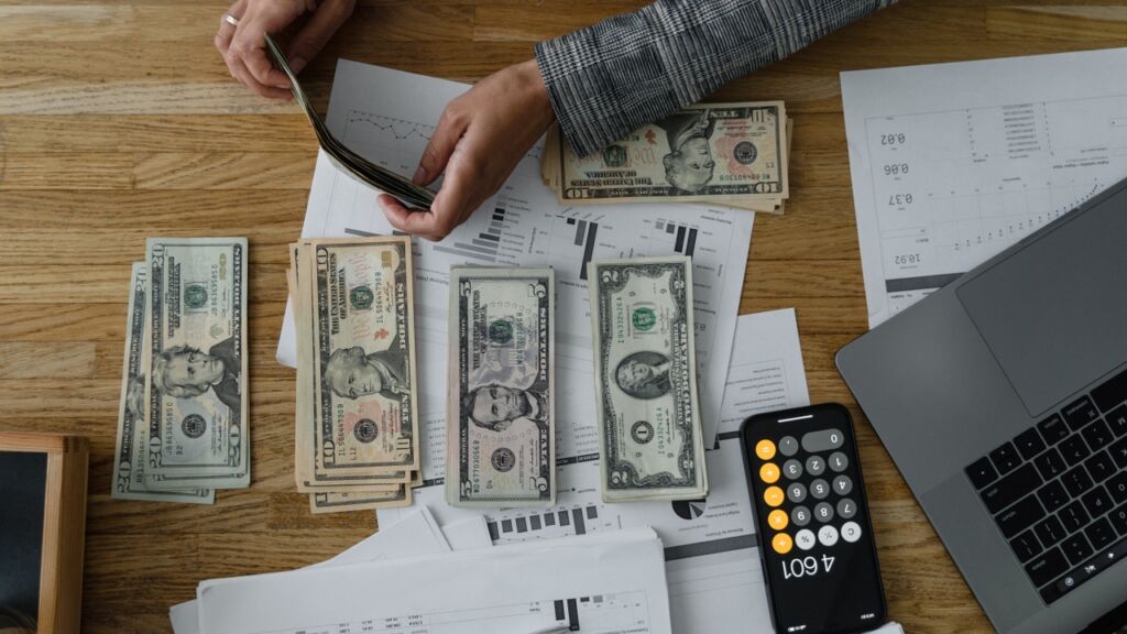 ငွေကြေးကို စုဆောင်း