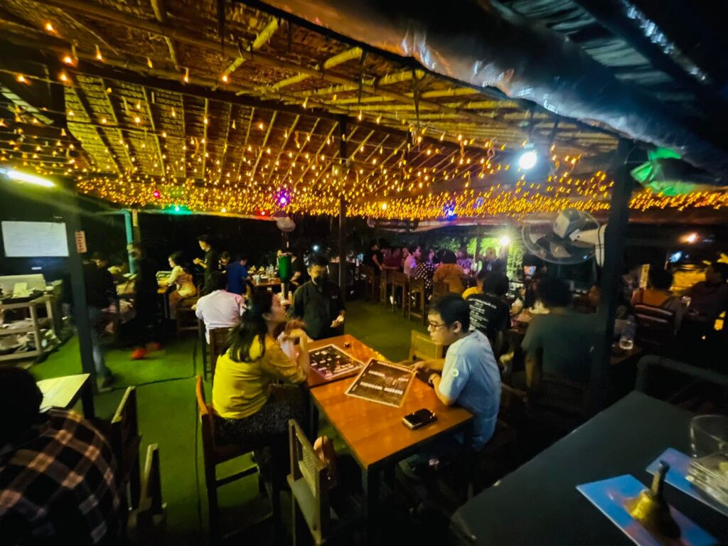 ရန်ကုန် မန္တလေး Bar