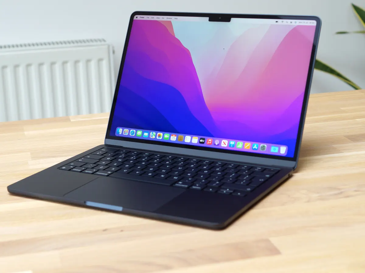 ၂၀၂၂ Laptop