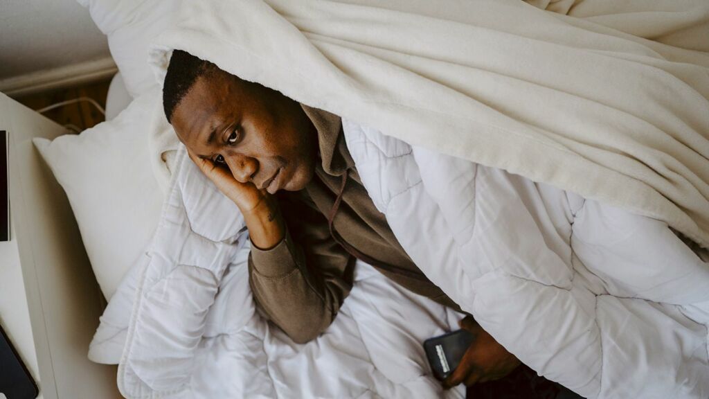 ညဘက်အိပ်မပျော် 