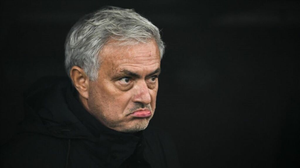 jose mocks spur