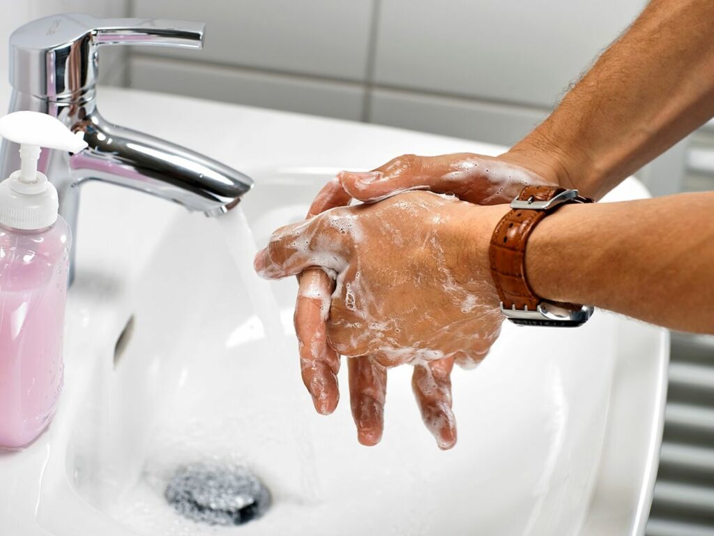 wash hand 