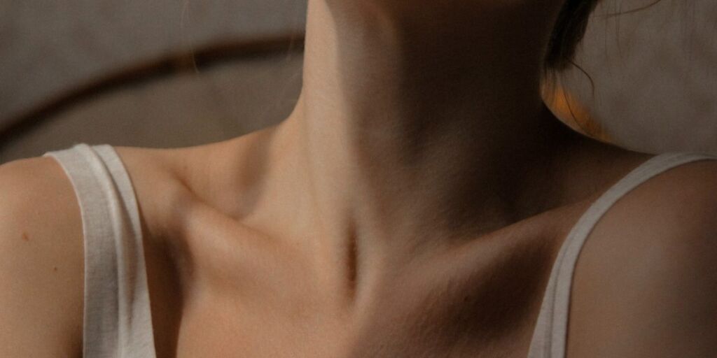 Neck and collarbone 