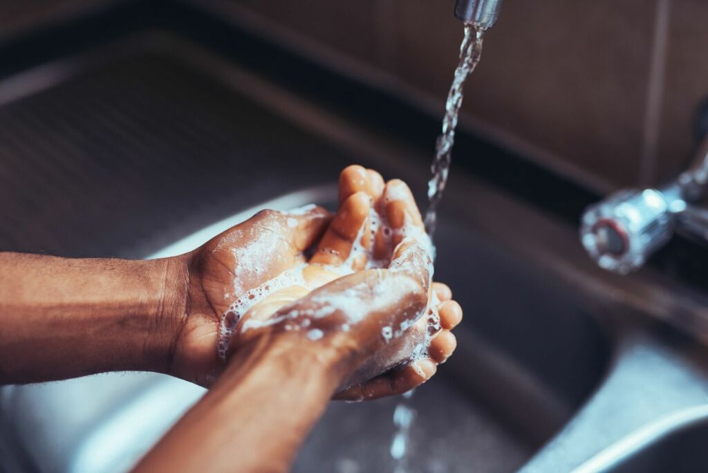 wash hands 