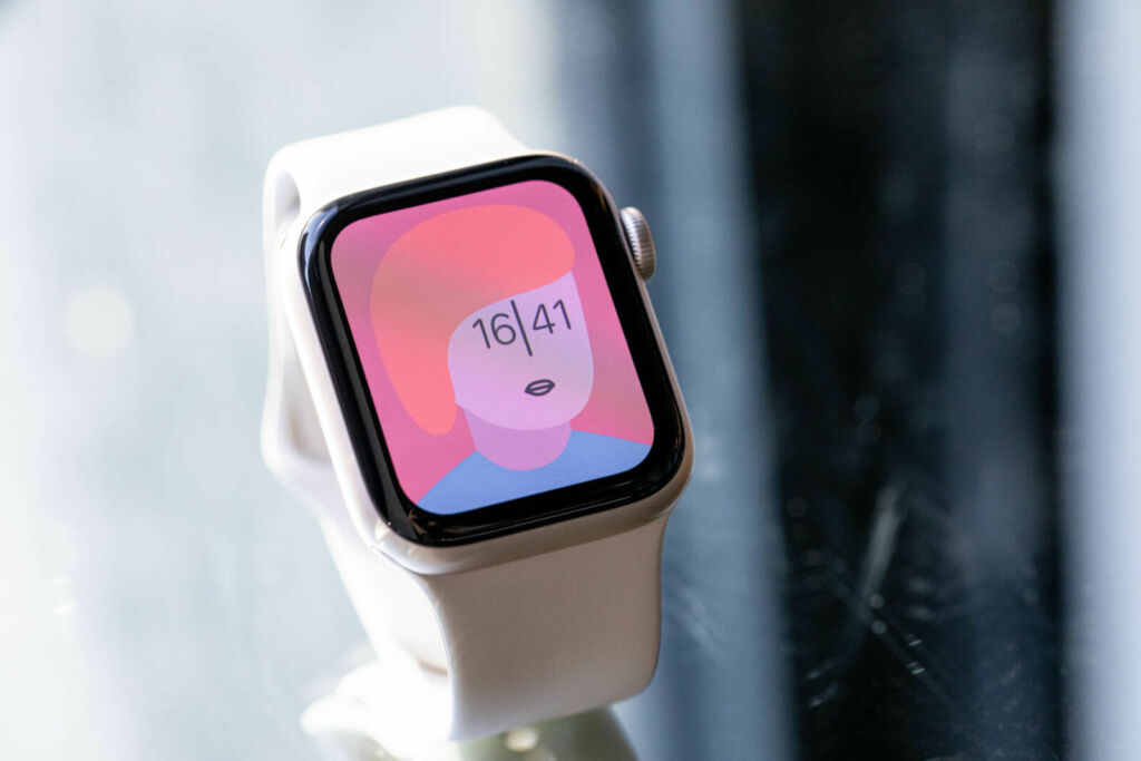 2022 Apple Watch SE 