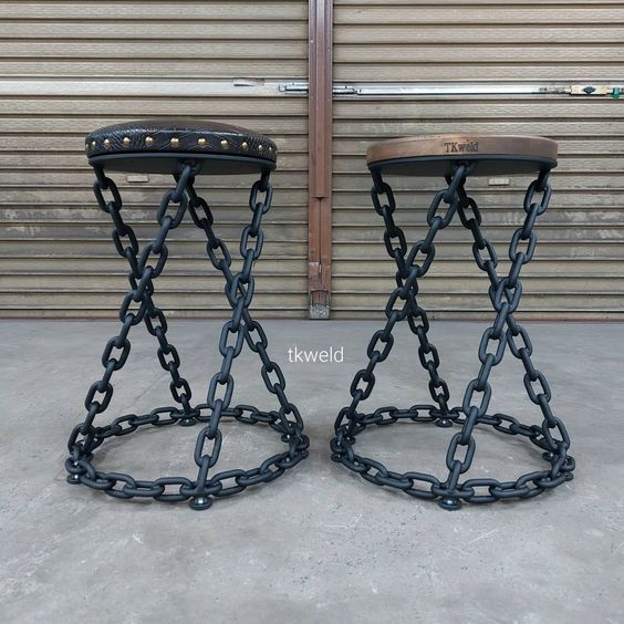 chain stool