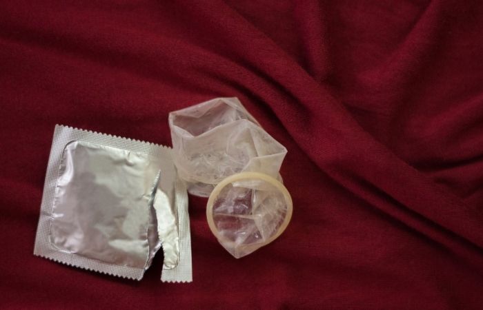 Condom 
