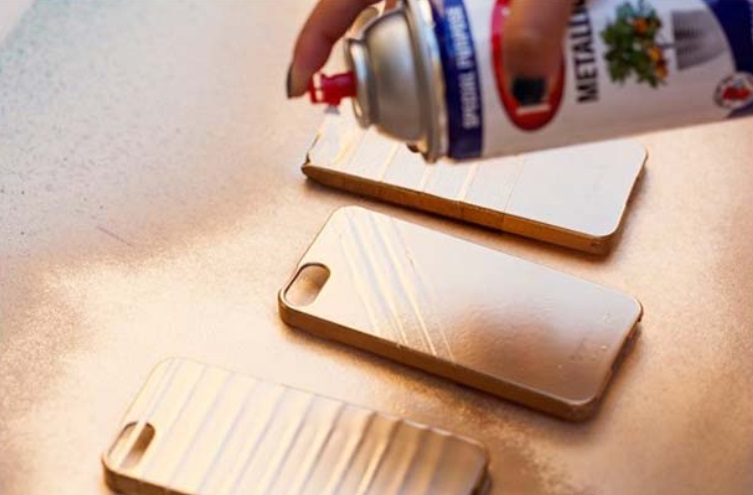 DIY Gold iPhone Cases